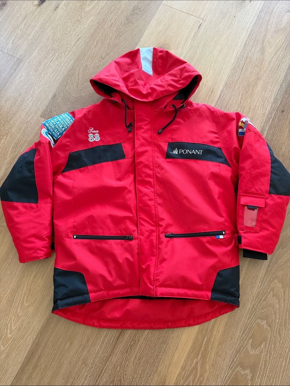 Ponant 88 Antarctica Polar Expedition Hooded Parka. Men size S